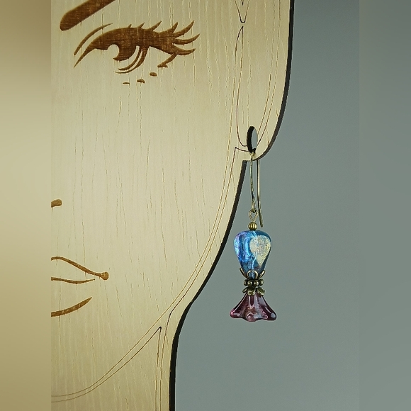 HAND CRAFTED Blue Purple Artisan Glass Flower Vintage Style Dangle Earrings - Picture 5 of 6
